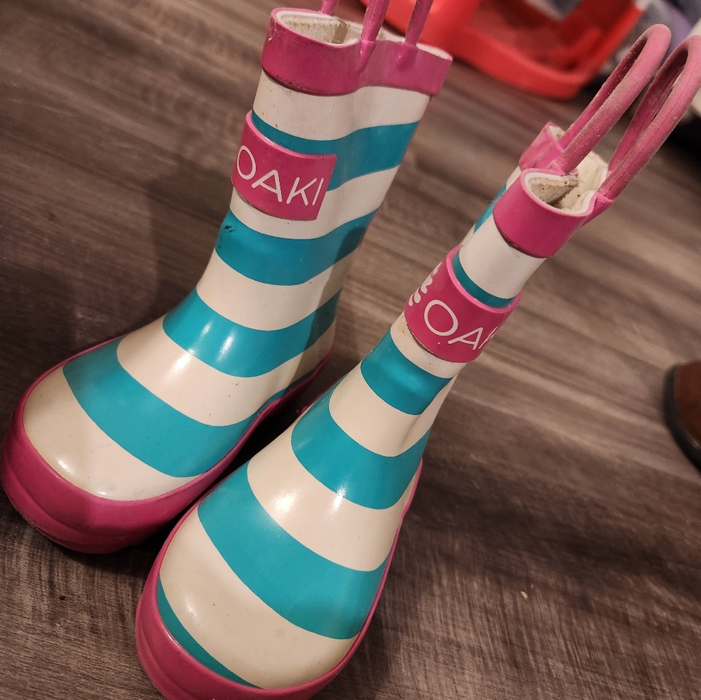 OAKI rainboots